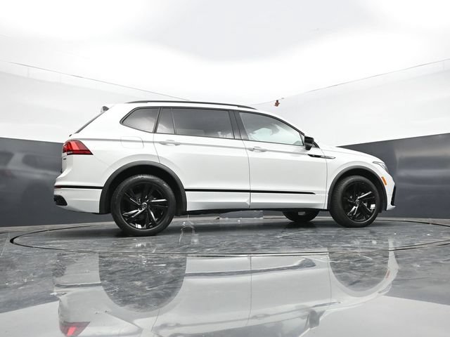 Used 2023 Volkswagen Tiguan SE R-Line AWD/4WD image 66