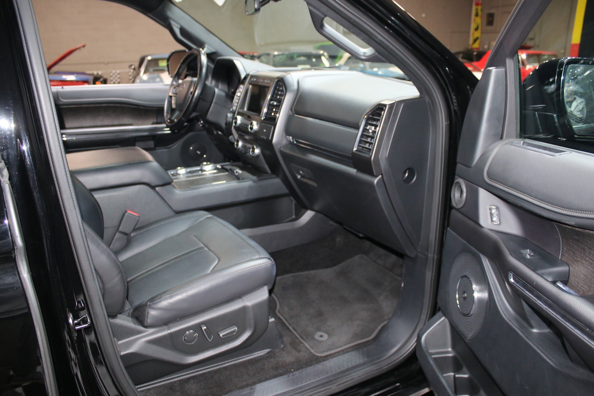 Used 2018 Ford Expedition Max Limited w/ Equipment Group 302A image 29