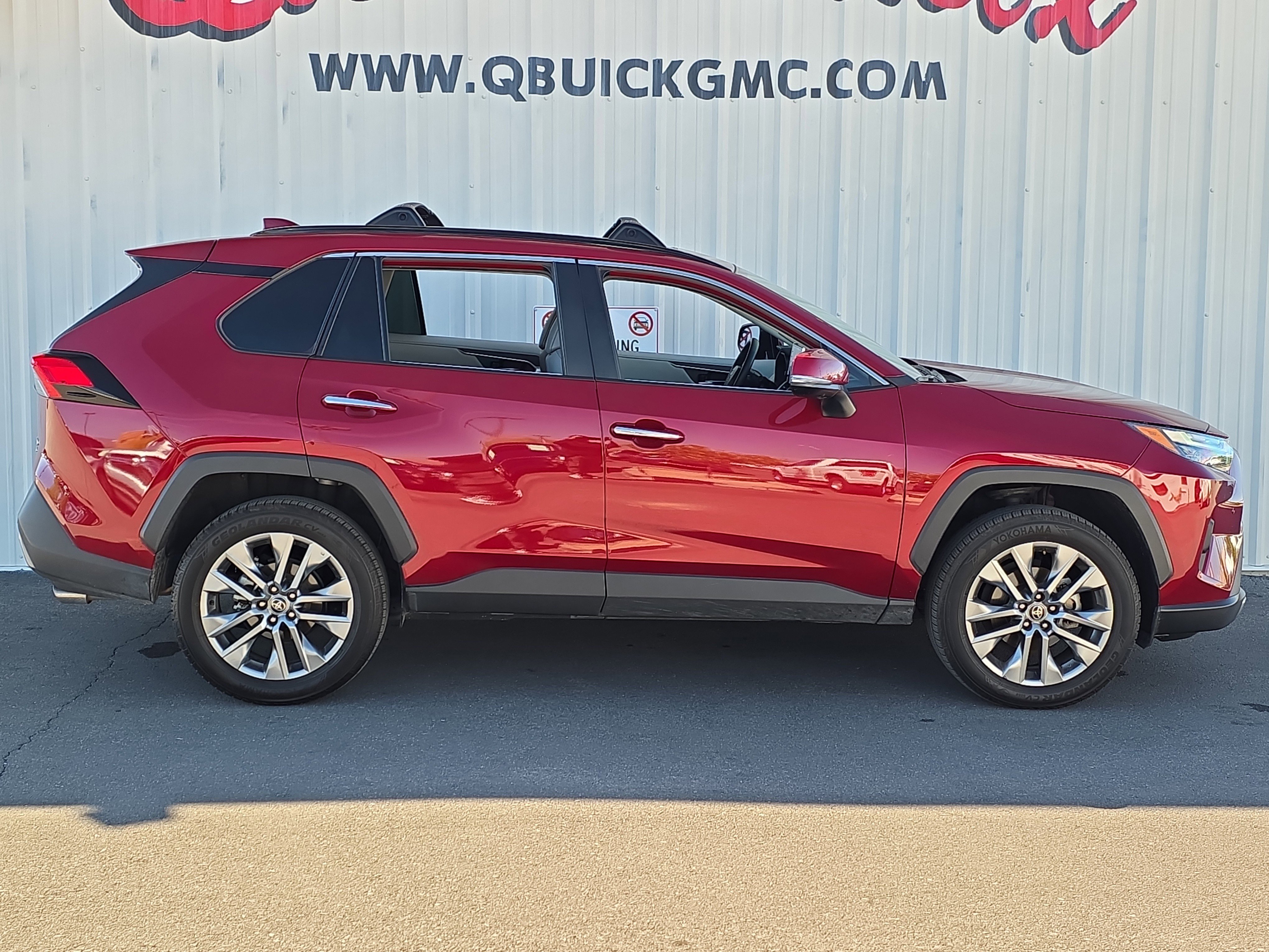 Used 2022 Toyota RAV4 Limited image 11