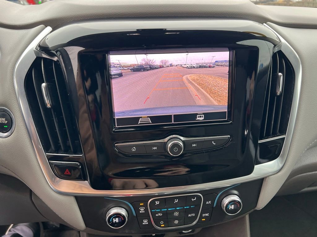 Used 2020 Chevrolet Traverse LT image 34