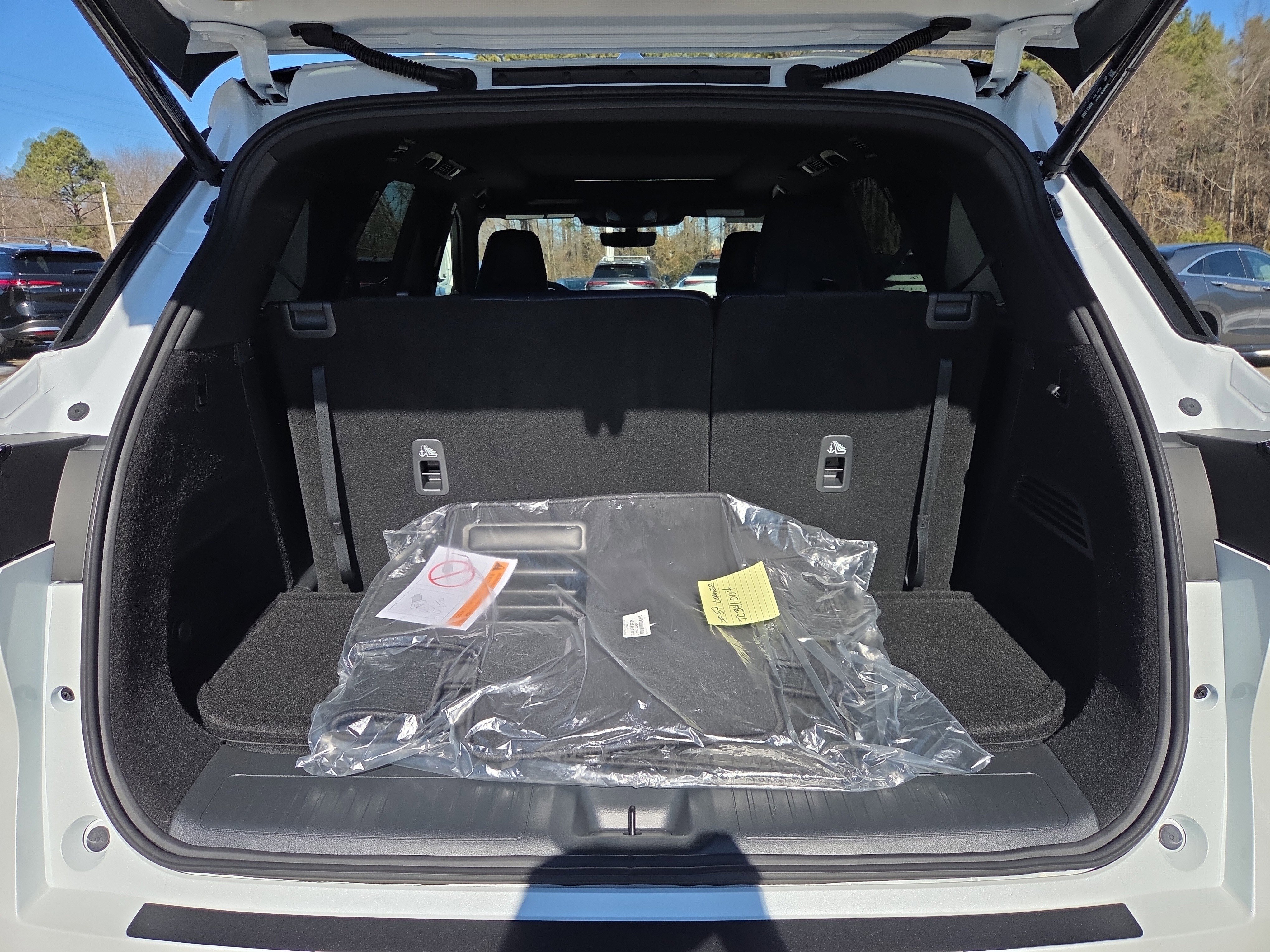 Used 2026 INFINITI QX60 Sport w/ Dark Cargo Package image 9