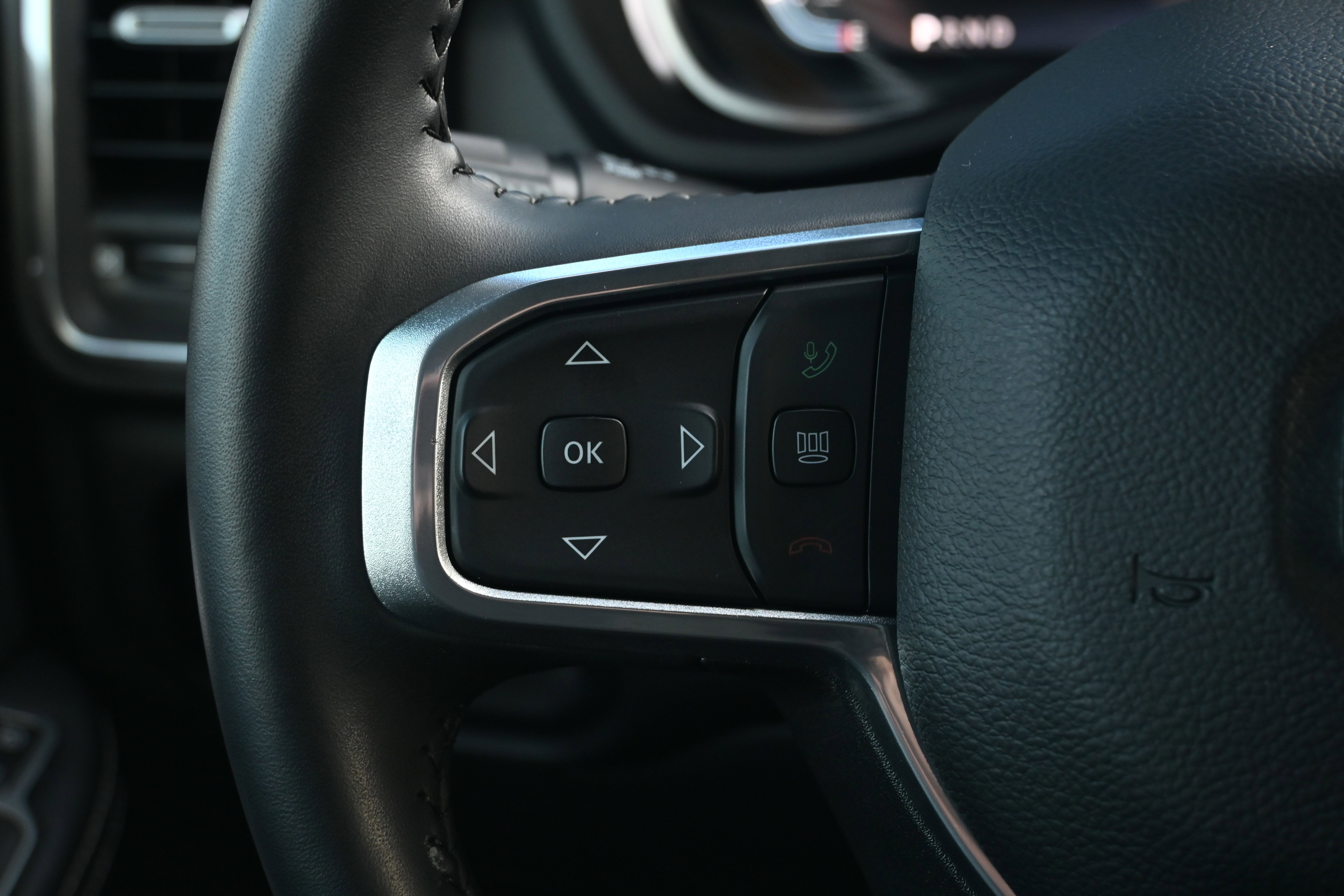 Used 2024 RAM 2500 Laramie w/ Sport Appearance Package image 31