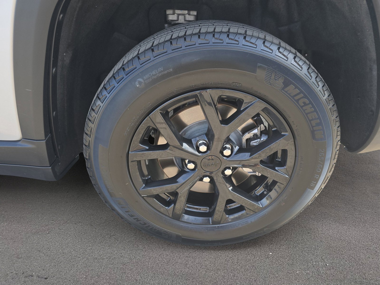 Used 2024 Jeep Grand Cherokee L Altitude image 24