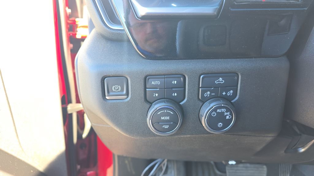 Used 2023 Chevrolet Silverado 1500 LT image 15