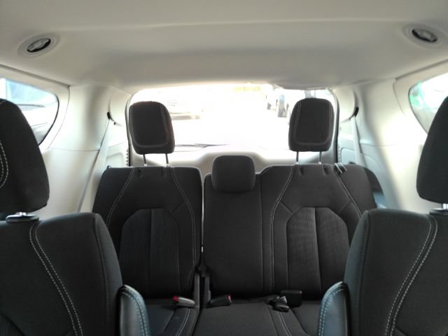 Used 2023 Chrysler Voyager LX FWD image 31