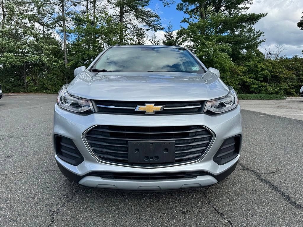 Used 2019 Chevrolet Trax LT w/ LT Convenience Package AWD/4WD image 2