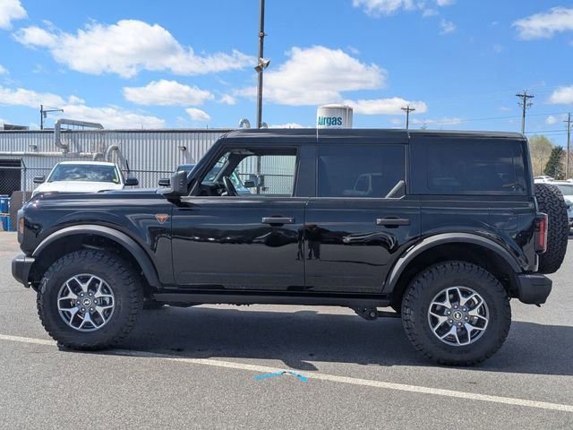 Used 2025 Ford Bronco Badlands image 6