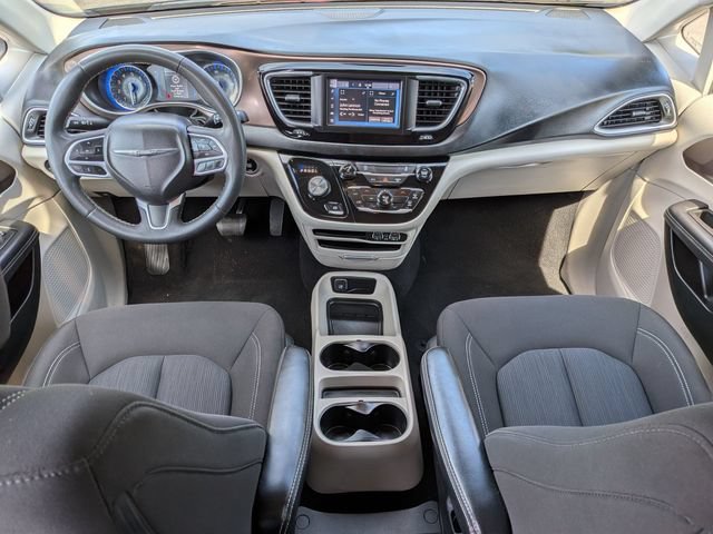 Certified 2024 Chrysler Voyager LX FWD image 15
