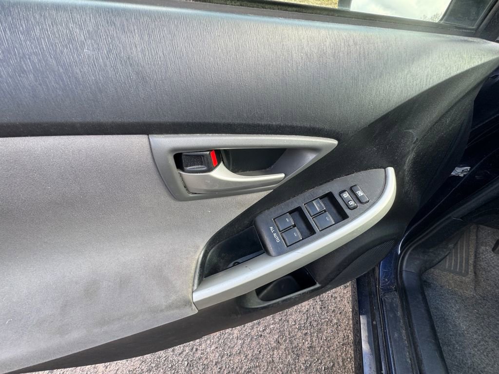 Used 2015 Toyota Prius Three image 11