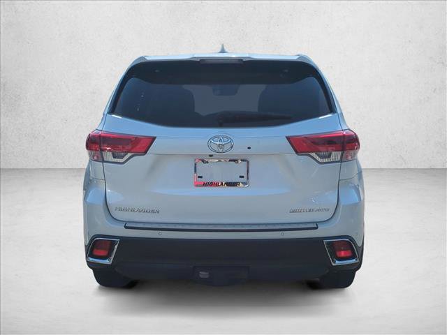 Used 2017 Toyota Highlander Limited Platinum image 6