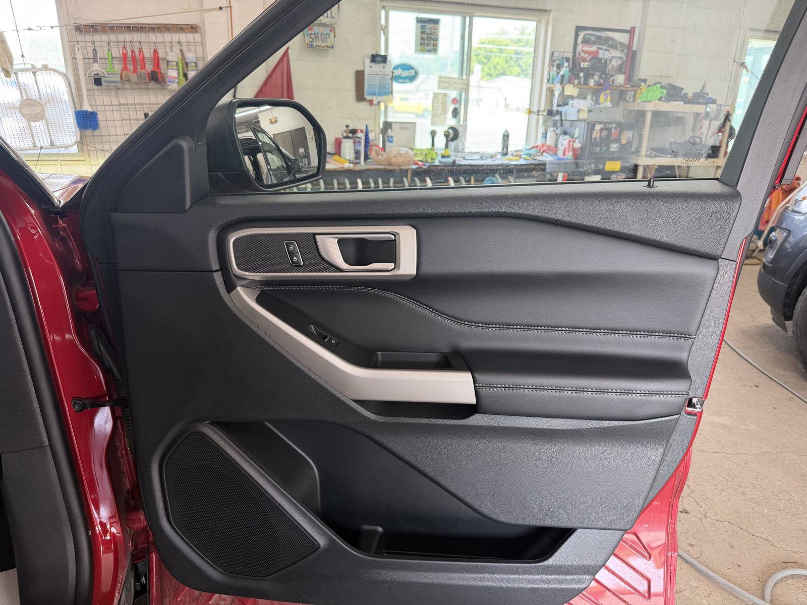 Used 2023 Ford Explorer XLT w/ Equipment Group 202A AWD/4WD image 29