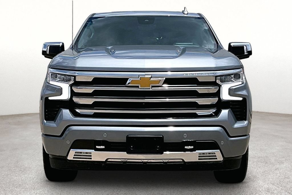 Used 2023 Chevrolet Silverado 1500 High Country w/ High Country Premium Package AWD/4WD image 4