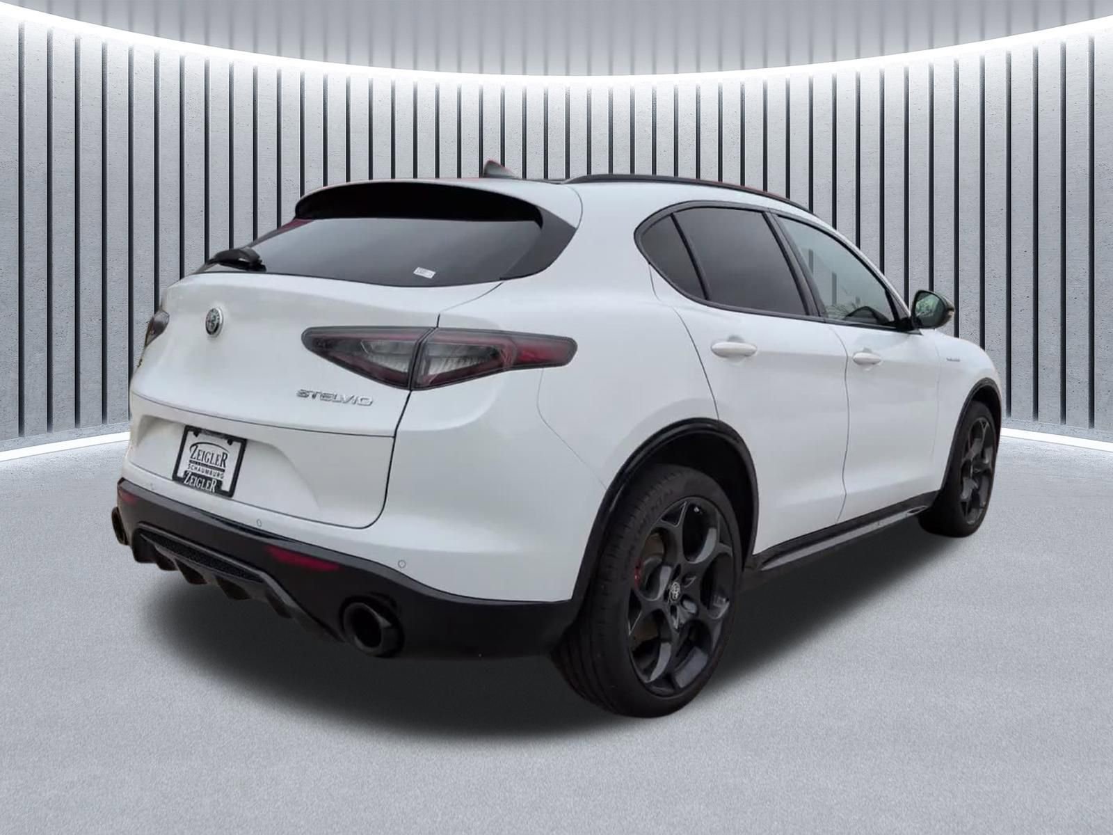 Used 2024 Alfa Romeo Stelvio Veloce image 7