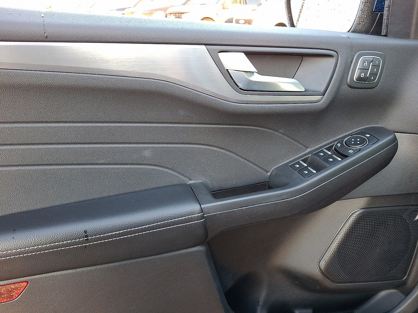 Certified 2022 Ford Escape Titanium image 12