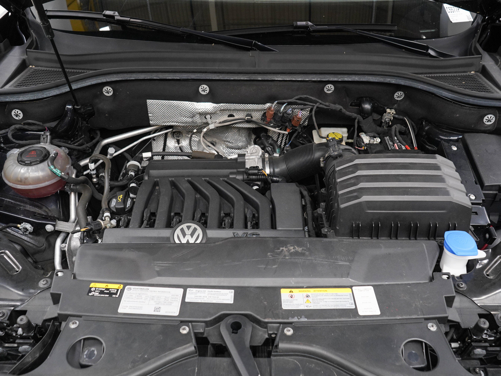 Used 2023 Volkswagen Atlas Cross Sport SEL Premium R-Line AWD/4WD image 33