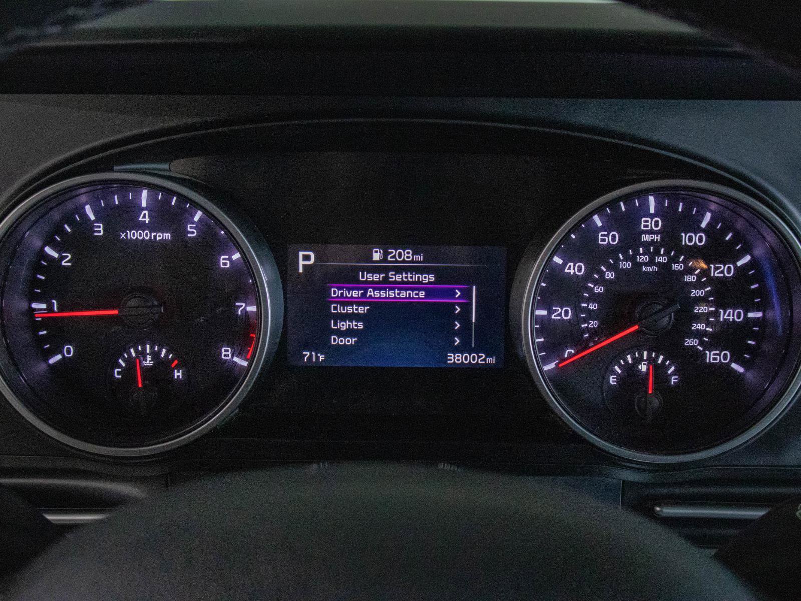 Used 2024 Kia Carnival LX image 14