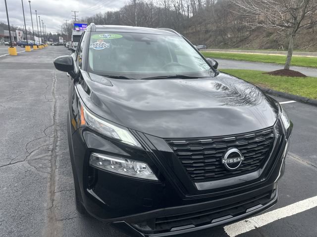 Used 2023 Nissan Rogue SV w/ SV Premium B Package image 11