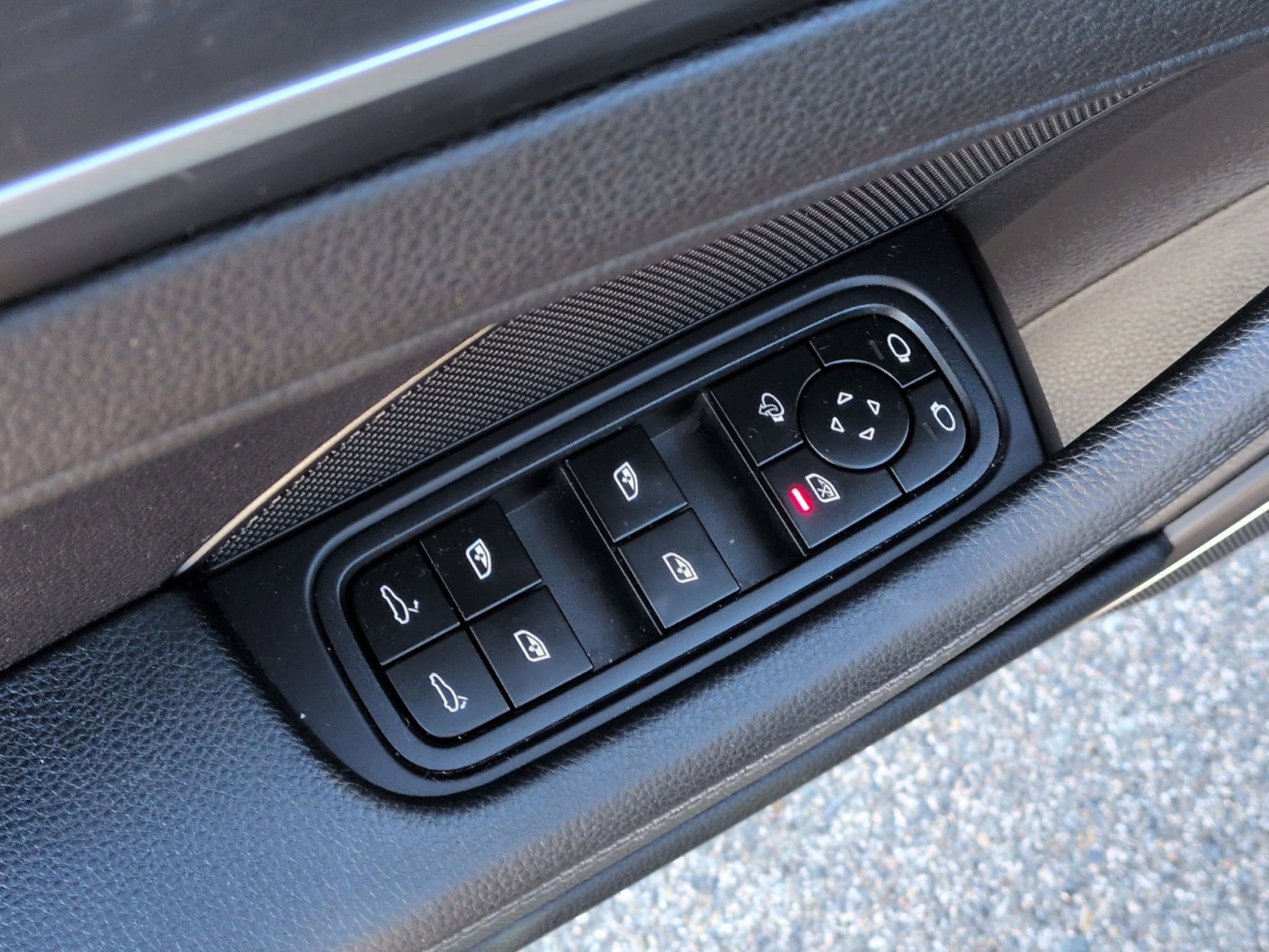 Used 2023 Porsche Panamera 4 image 15