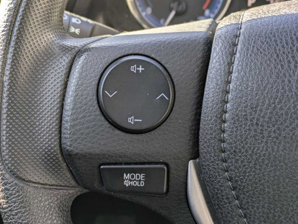 Used 2018 Toyota Corolla LE image 16