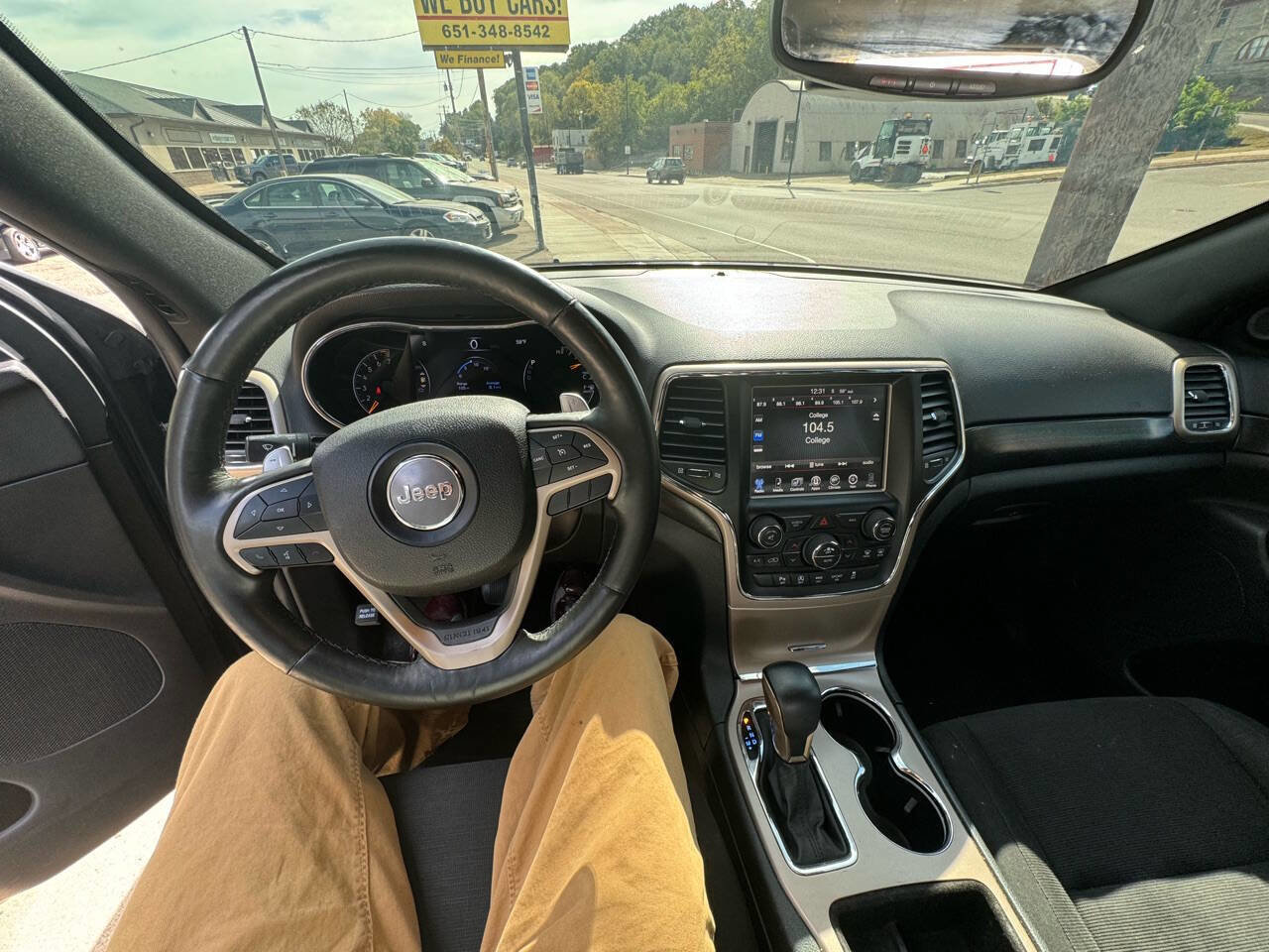 Used 2017 Jeep Grand Cherokee Laredo w/ Quick Order Package 23E image 10