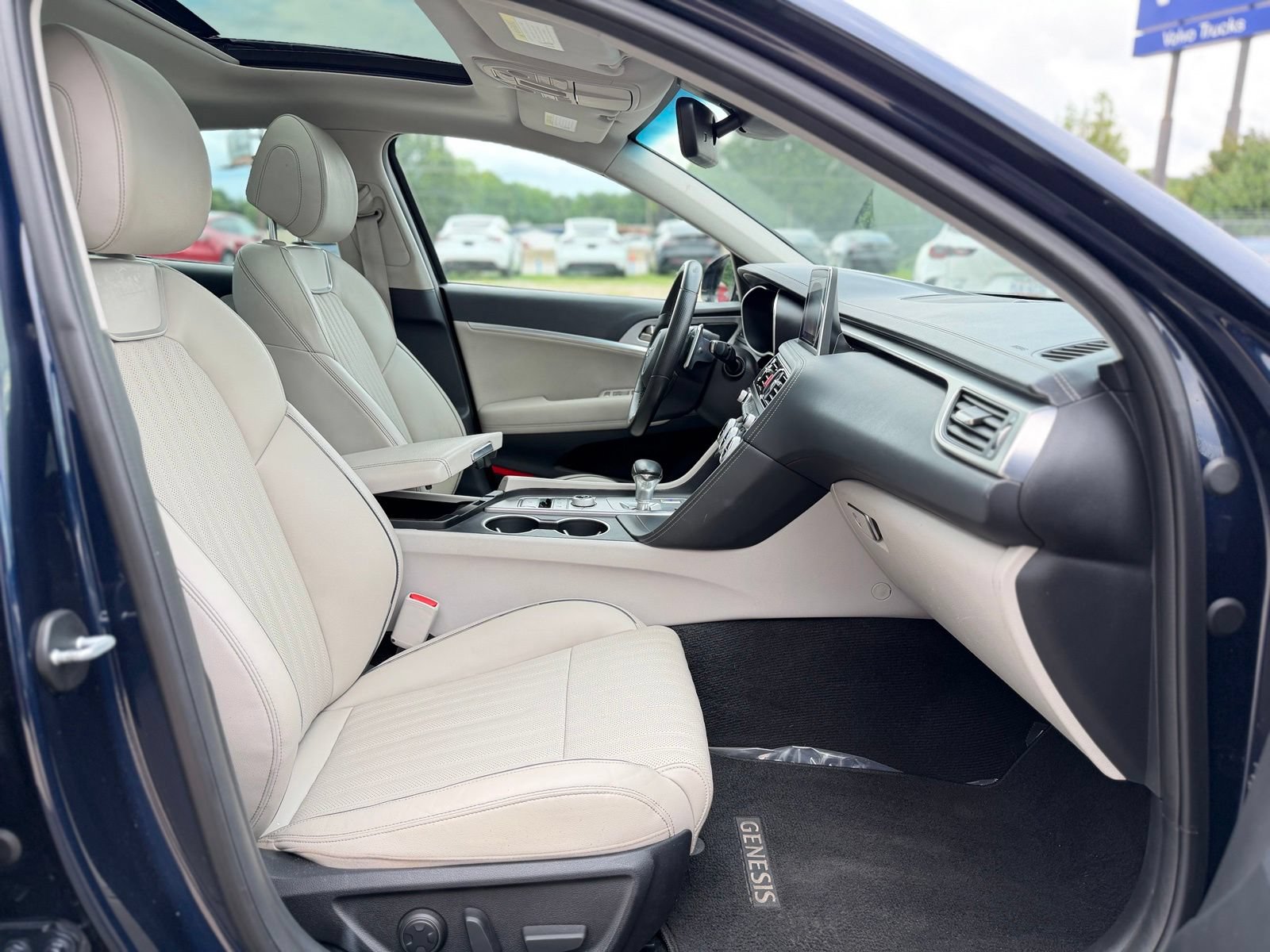 Used 2019 Genesis G70 3.3T Advanced w/ Elite Package RWD image 31