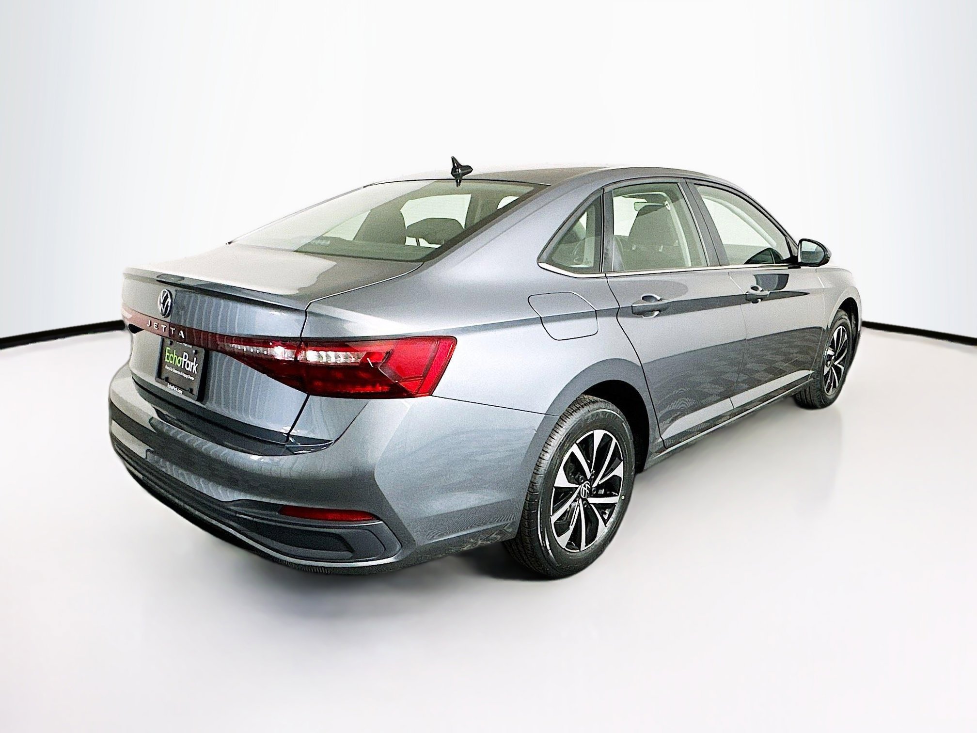 Used 2025 Volkswagen Jetta S image 9