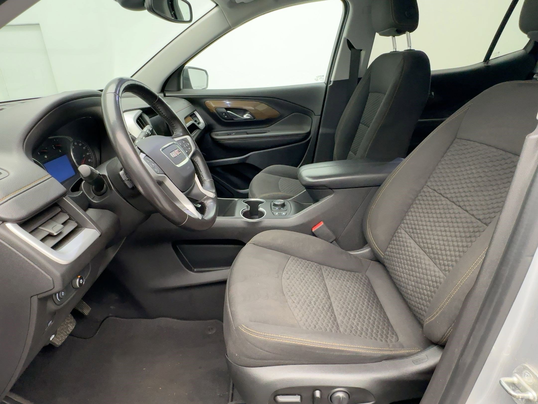 Used 2020 GMC Terrain SLE w/ Driver Convenience Package image 5