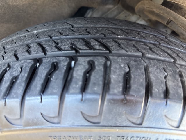 Used 2021 Ford Explorer XLT w/ Equipment Group 202A AWD/4WD image 31