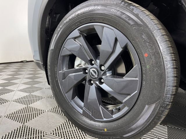 New 2026 Nissan Rogue SV FWD image 12