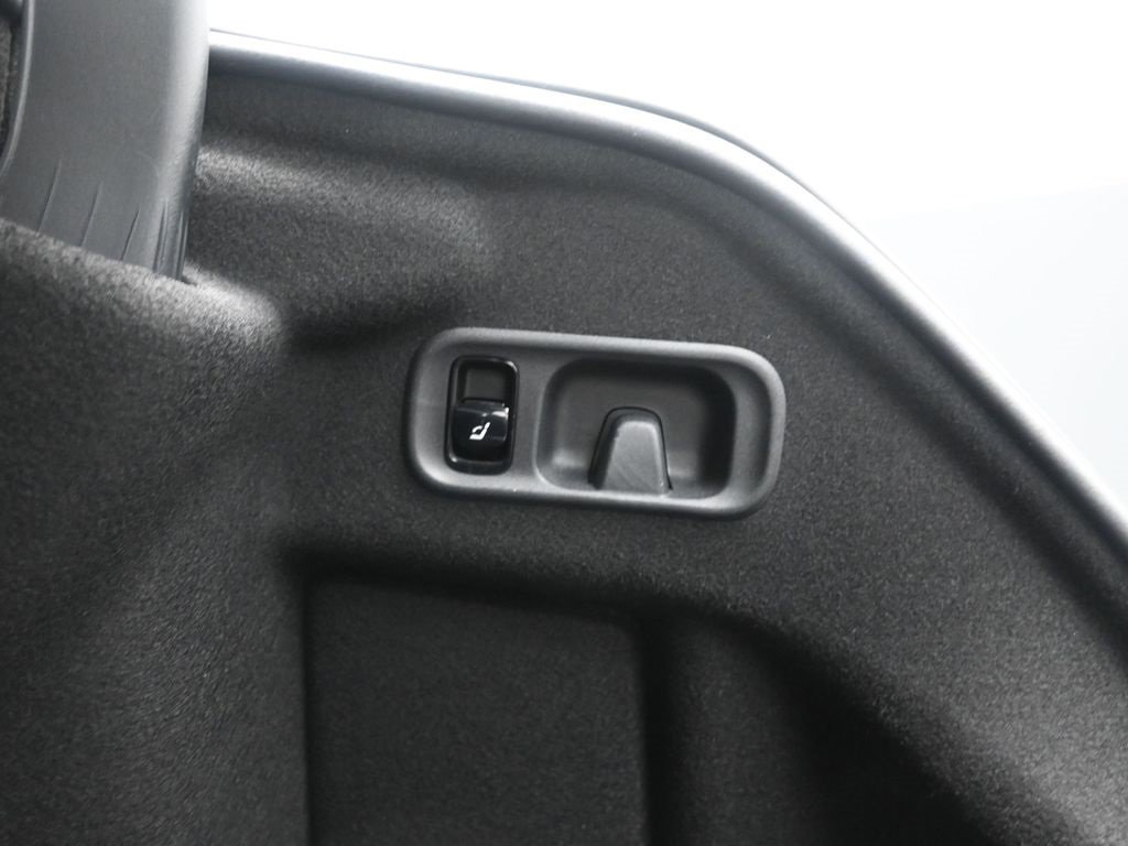 Used 2024 Mercedes-Benz C 300 Sedan image 27