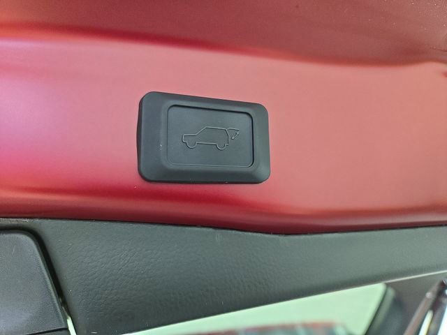 Used 2025 Toyota RAV4 XLE Premium image 33