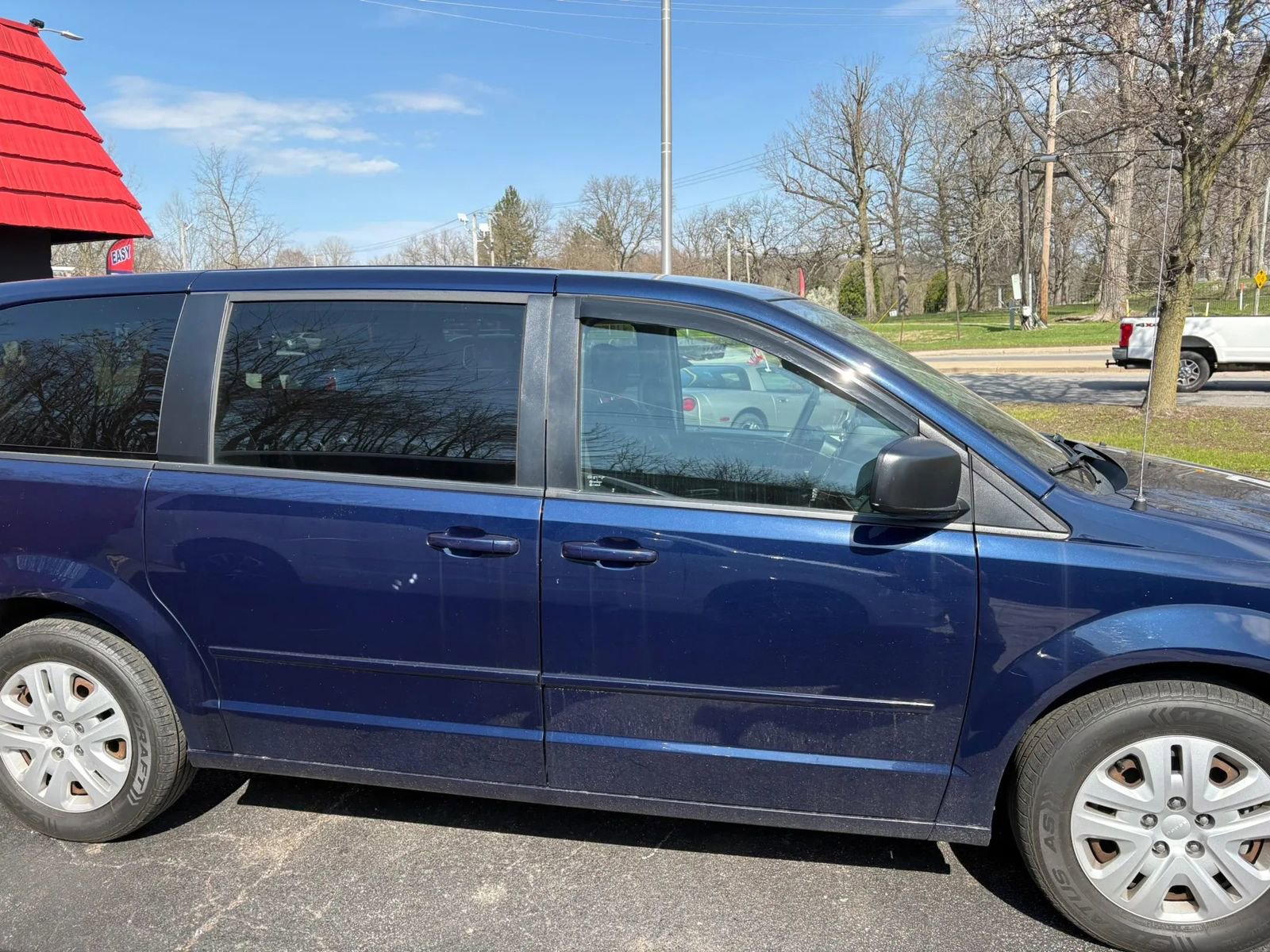 Used 2015 Dodge Grand Caravan SE w/ Quick Order Package 29E SE image 3