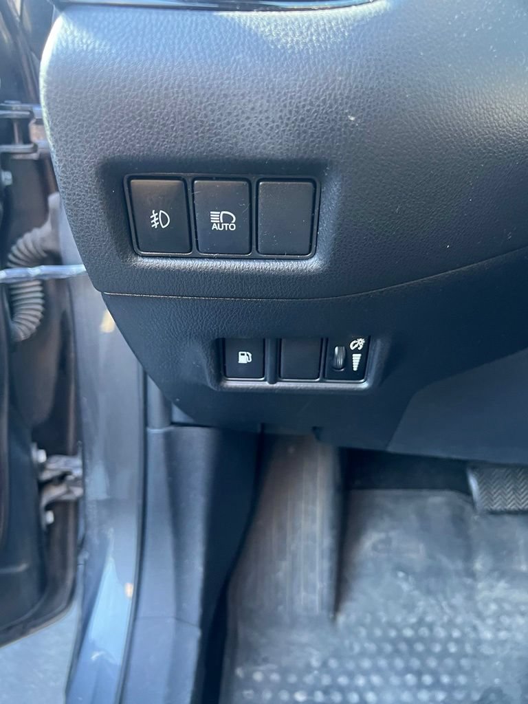 Used 2018 Toyota C-HR XLE FWD image 32