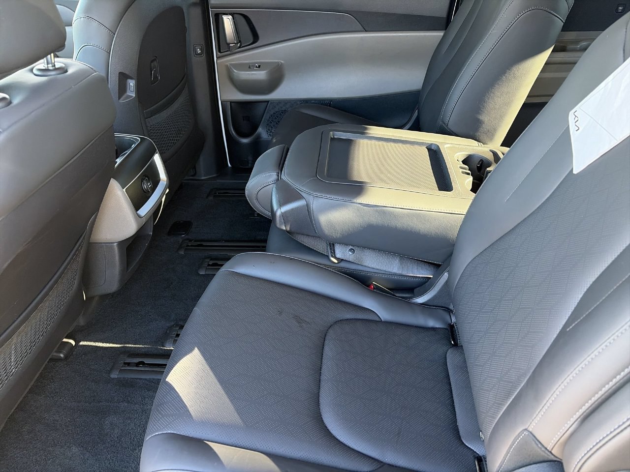 Certified 2026 Kia Carnival EX FWD image 16
