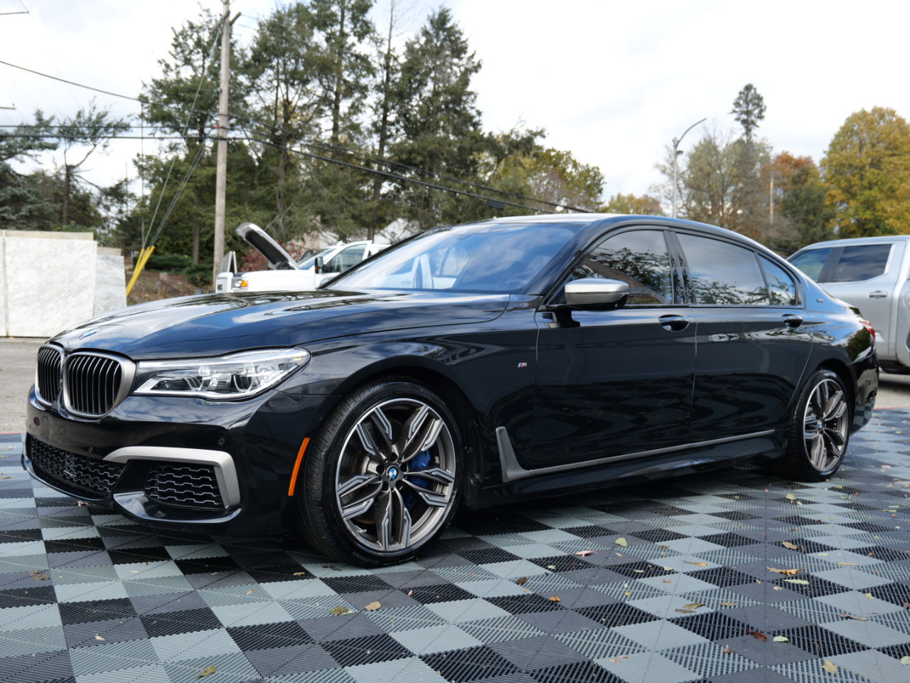 Used 2018 BMW M760i xDrive image 75