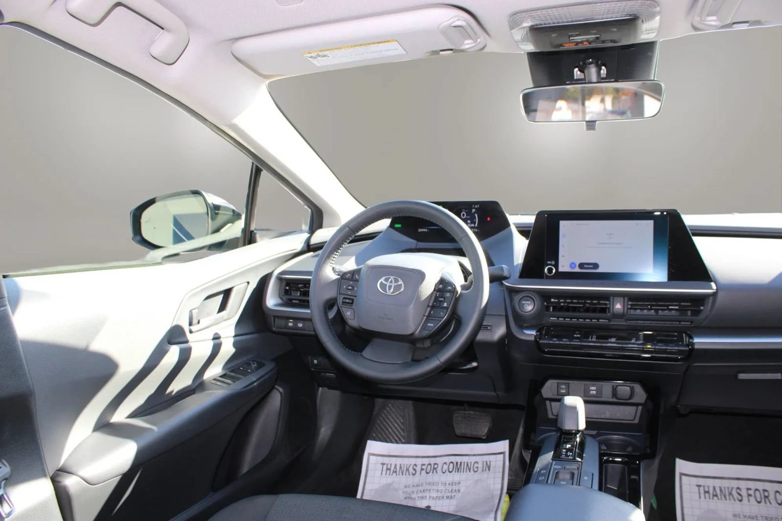 Used 2025 Toyota Prius LE FWD image 31