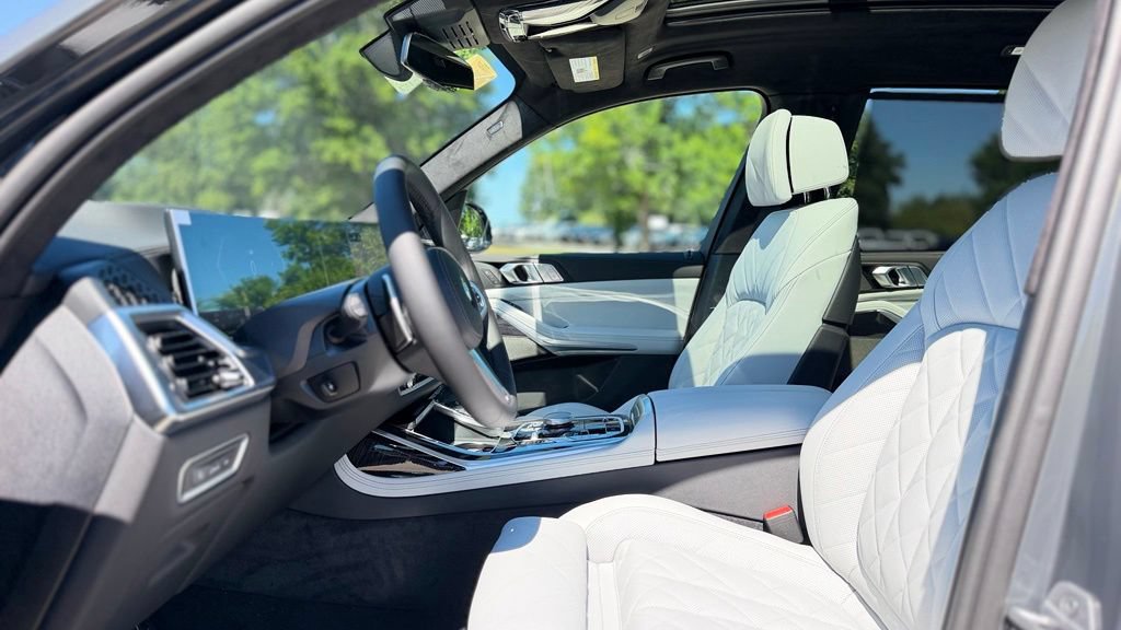 New 2027 BMW X7 xDrive40i w/ M Sport Package AWD/4WD image 17