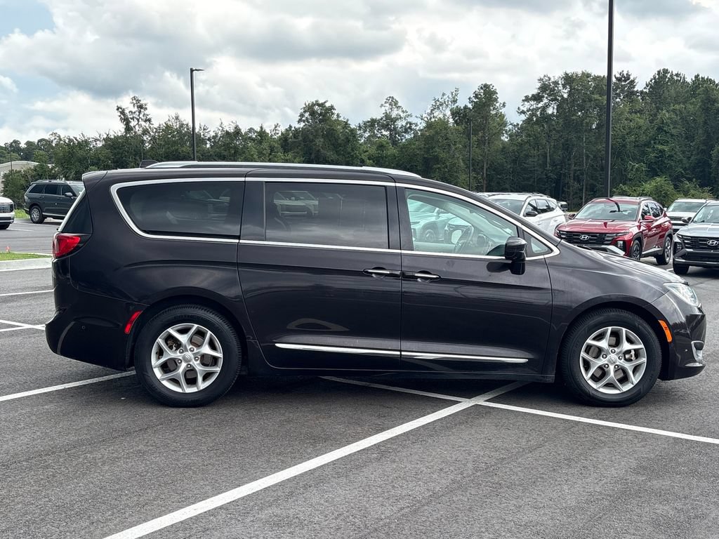 Used 2017 Chrysler Pacifica Touring-L Plus w/ Advanced Safetytec Group FWD image 35