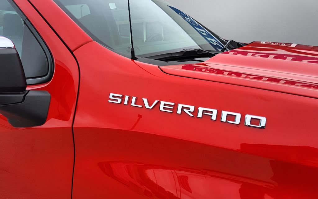 Used 2024 Chevrolet Silverado 1500 LT AWD/4WD image 44