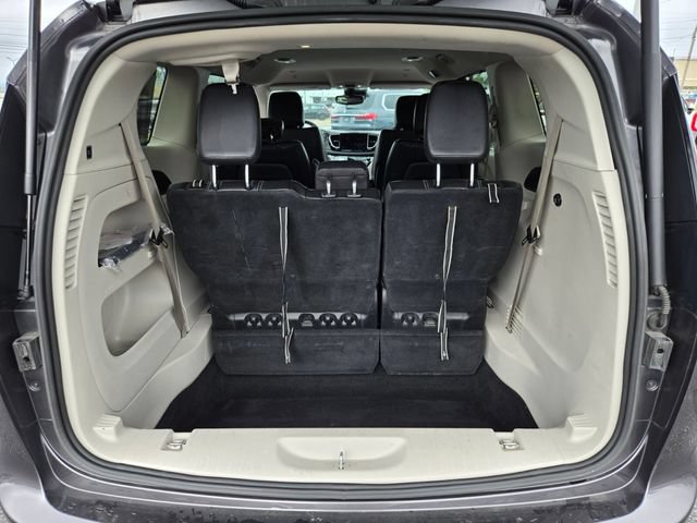 Used 2022 Chrysler Pacifica Touring-L FWD image 22
