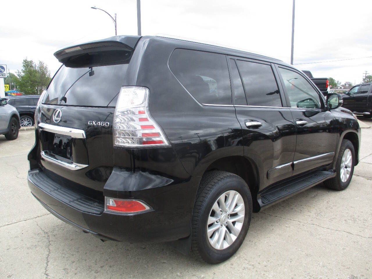 Used 2017 Lexus GX 460 Premium w/ Premium Package AWD/4WD image 6