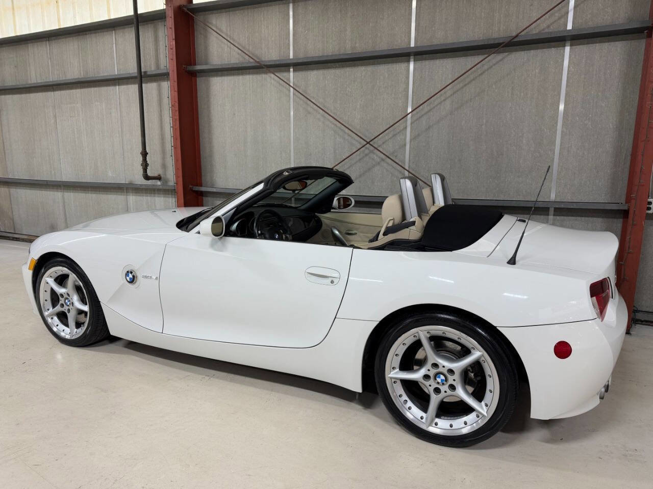 Used 2007 BMW Z4 3.0si image 8