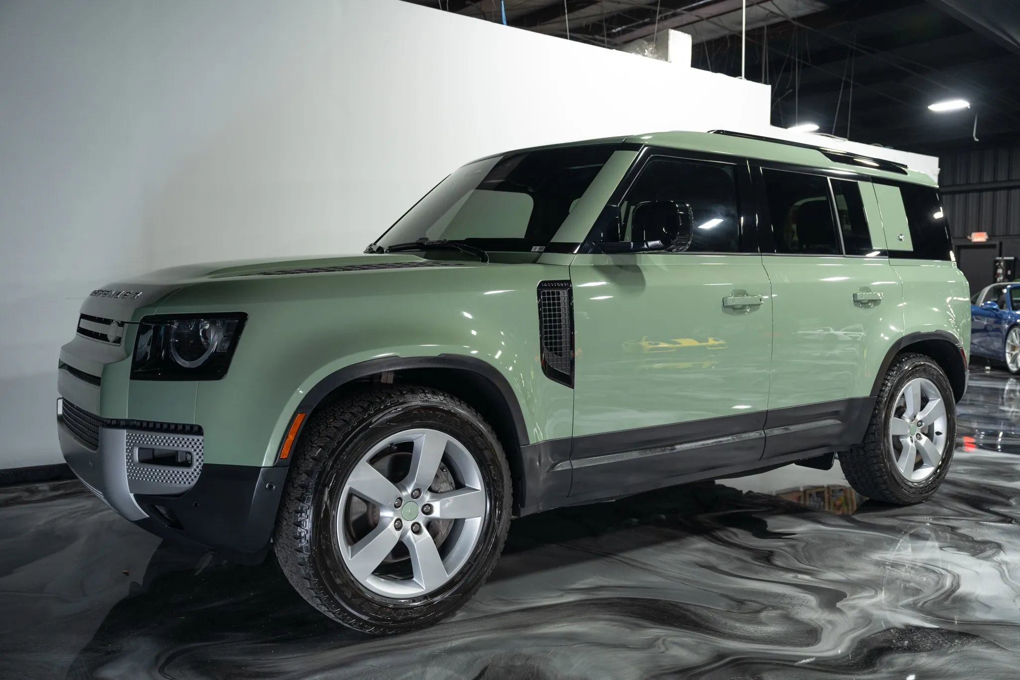 Used 2023 Land Rover Defender 110 75th Limited Edition image 14