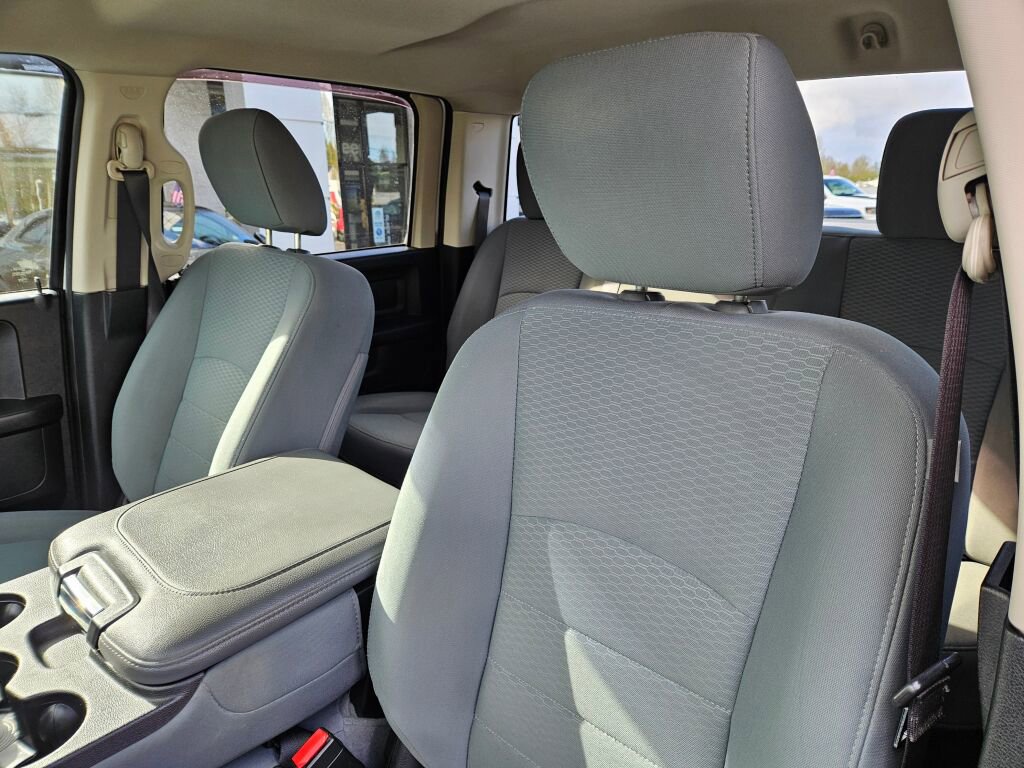 Used 2017 RAM 1500 Express w/ Express Value Package AWD/4WD image 15
