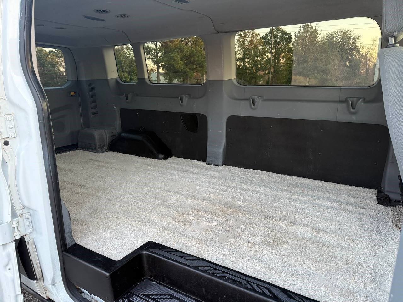 Used 2015 Ford Transit 350 XLT RWD image 18