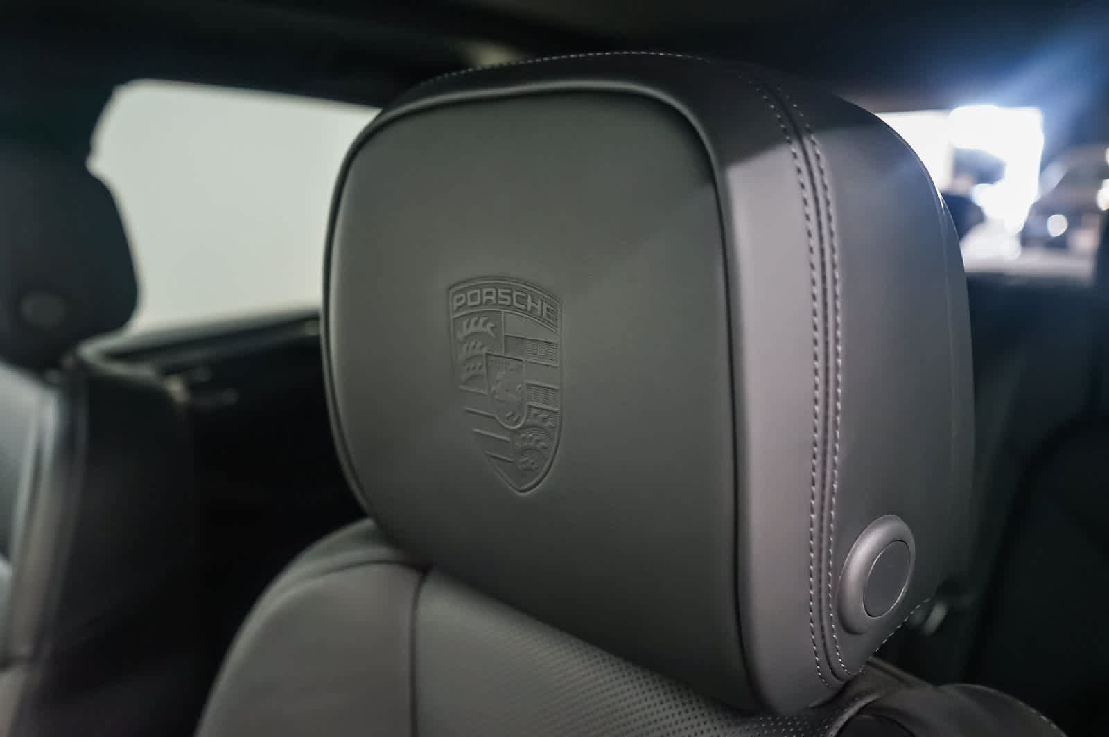 Certified 2026 Porsche Macan Turbo AWD/4WD image 30