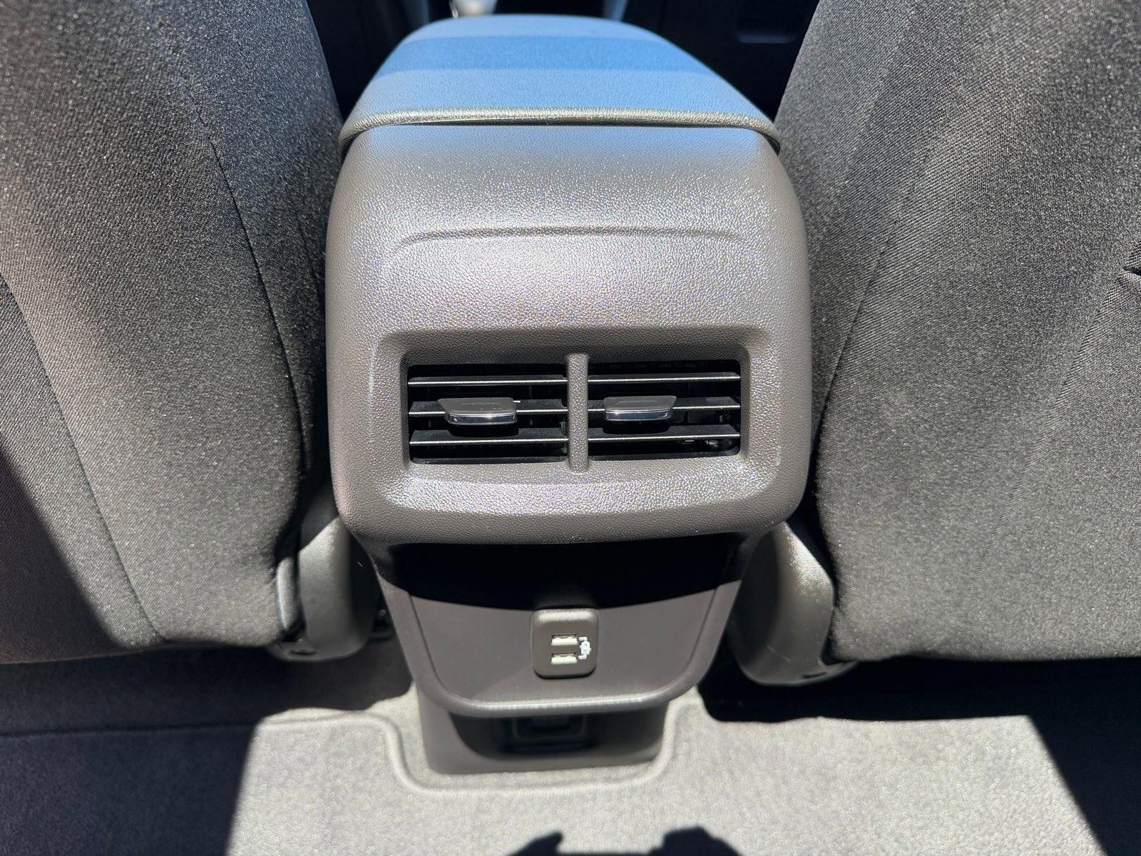 Used 2024 Chevrolet Equinox LT FWD image 27