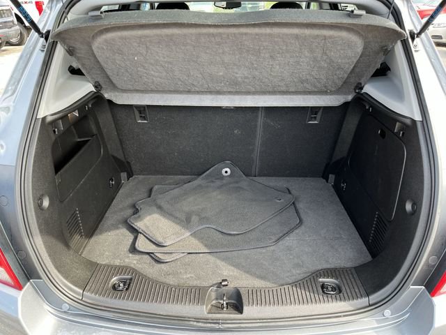 Used 2020 Chevrolet Trax LT AWD/4WD image 22