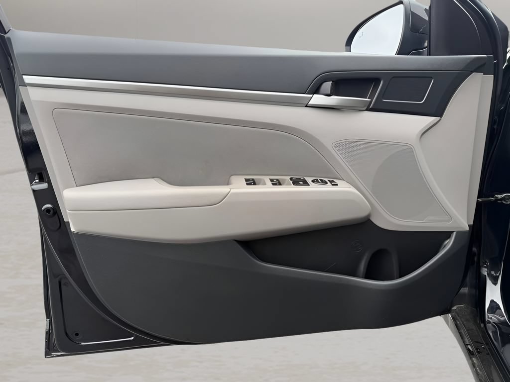 Used 2020 Hyundai Elantra Value Edition FWD image 10
