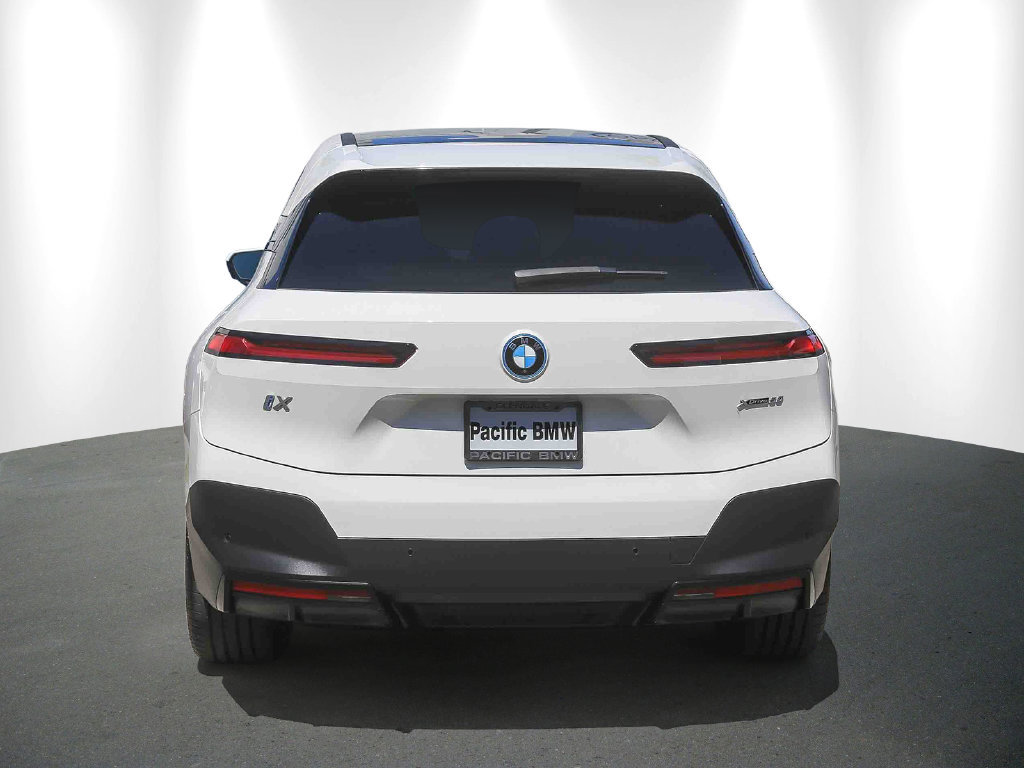 Certified 2024 BMW iX xDrive50 AWD/4WD image 5